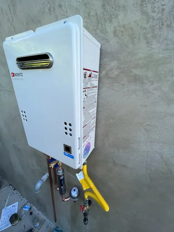 Tankless water heater installation for Penitas homes